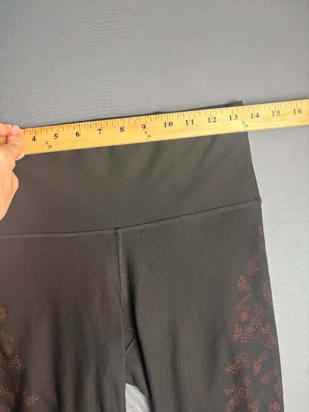 Lululemon Size 8 Mapped Out High Rise Tight Brick Camo Black Leggings 28'' - Picture 3 of 8